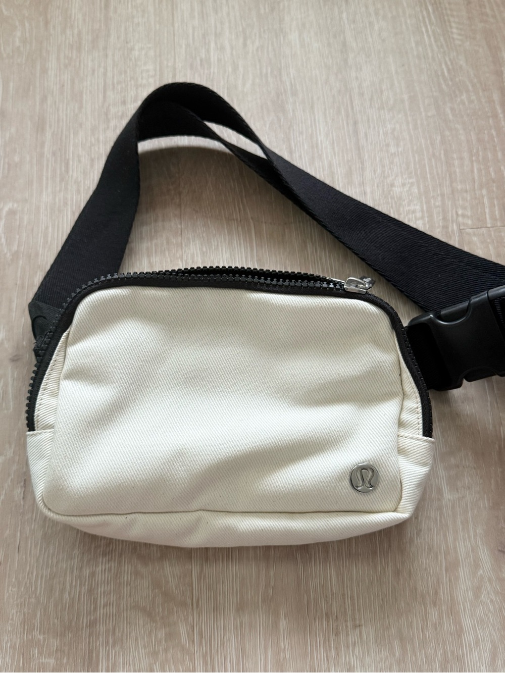 lululemon athletica Off-White Belt Bag with Black Strap